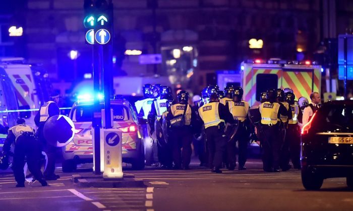Террористы ИГИЛ устроили очередной теракт в Лондоне (17 фото + 3 видео)