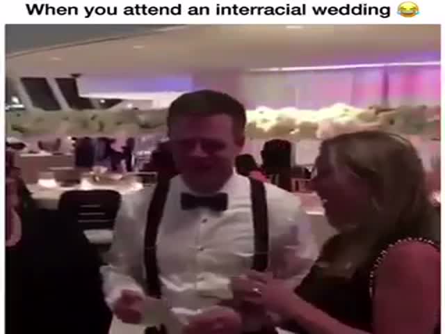 Обычная межрассовая свадьба в США