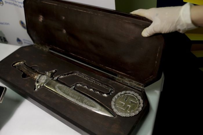 У аргентинского коллекционера обнаружили нацистские артефакты (6 фото)