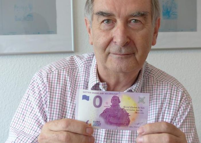 Германия выпустила купюру достоинством ноль евро (3 фото)