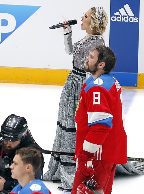 Возлюбленные российских хоккеистов (39 фото)