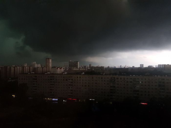 На Москву обрушился сильнейший шторм (32 фото + 5 видео)