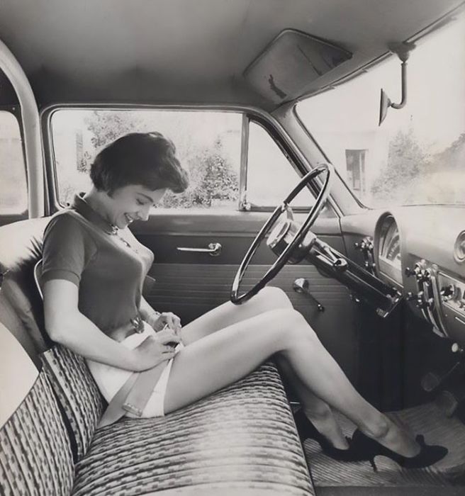 Бюстгальтеры-пули - модное белье 40-х - 50-х годов (20 фото)