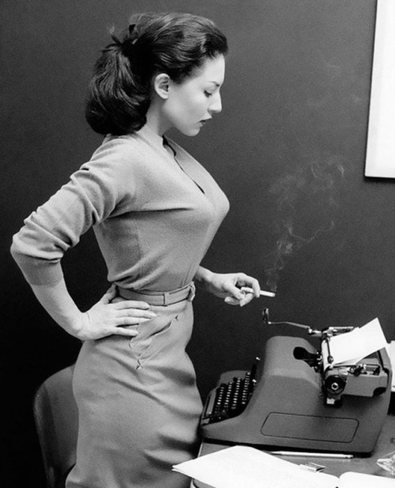 Бюстгальтеры-пули - модное белье 40-х - 50-х годов (20 фото)