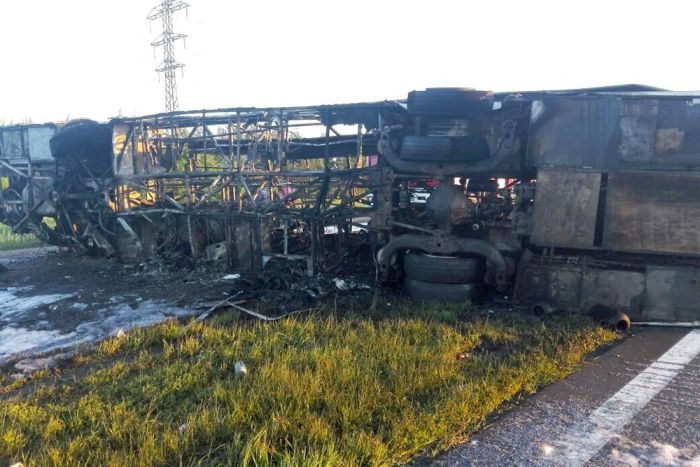 В Татарстане рейсовый автобус попал в страшную аварию (6 фото)