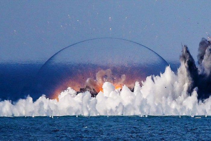 Взрывы термобарических бомб (4 фото)