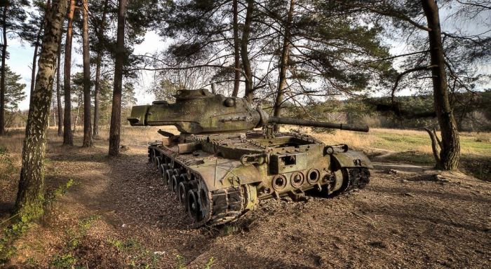 Брошенные танки в Германии (9 фото)