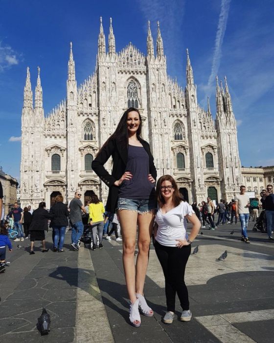 Россиянка Екатерина Лисина подала заявку на титул женщины с самыми длинными ногами в мире (15 фото)