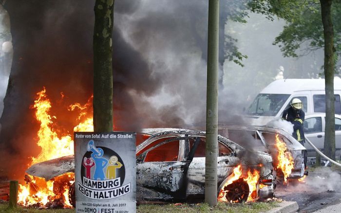 Беспорядки в первый день саммита G20 в Гамбурге