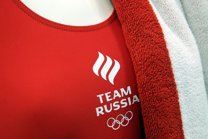 В Москве представили новую форму юношеской олимпийской сборной России (4 фото)