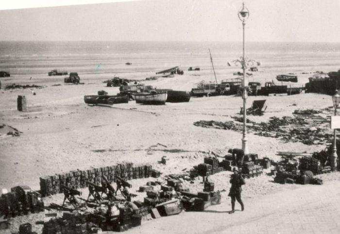 Французский город Дюнкерк после эвакуации 1940 года (21 фото)