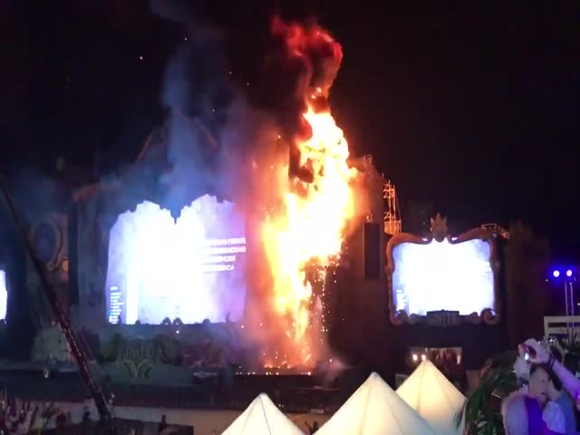 Пожар на фестивале Tomorrowland Unite в Испании
