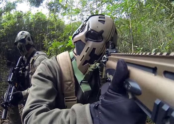 Шлем подразделения SAS, защищающий от пуль (3 фото)