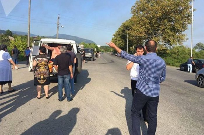 Взрыв на складе боеприпасов в Абхазии (12 фото + видео)