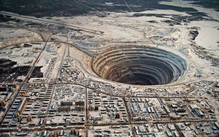 Грунтовые воды затопили рудник «Мир» в Якутии