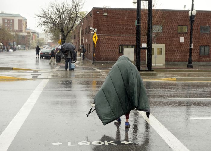 Мэр городского округа Солт-Лейк-Сити Бен МакАдамс пожил жизнью бездомного (4 фото)