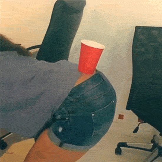 Booty Flip Cup - флешмоб который понравится всем мужчинам (16 гифок)