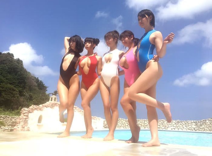 Эти купальники стали новым модным трендом в Японии (7 фото)