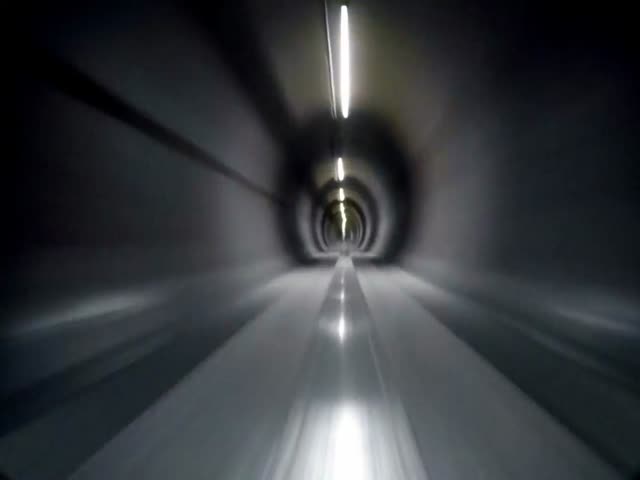 Прототип капсулы Hyperloop разогнался до 323 км/ч на отрезке в 1,28 километра