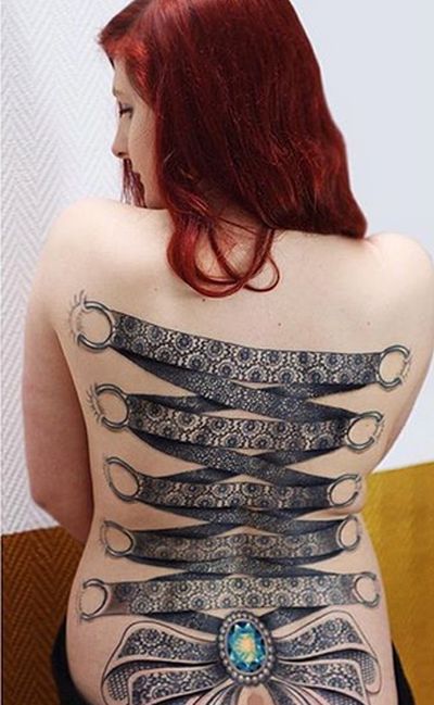 Татуировки в виде корсета (14 фото)