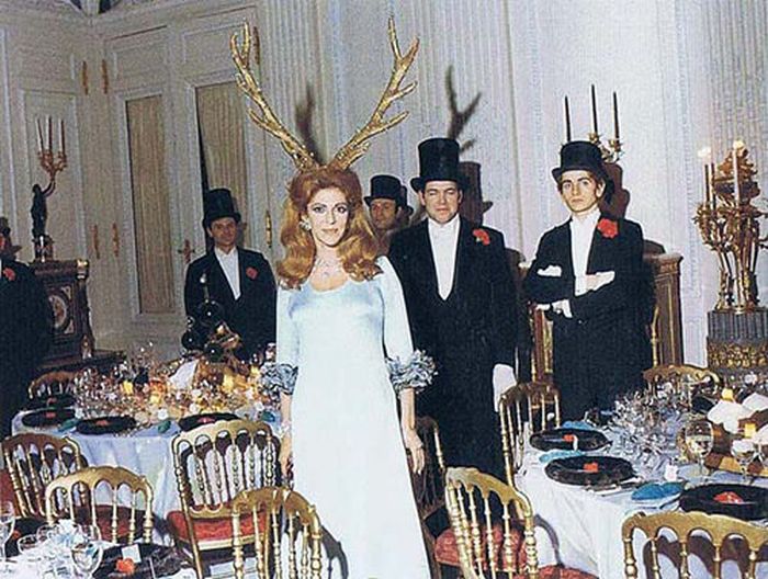 Фото с тайной масонской вечеринки 1972 года в поместье Ротшильдов (20 фото)