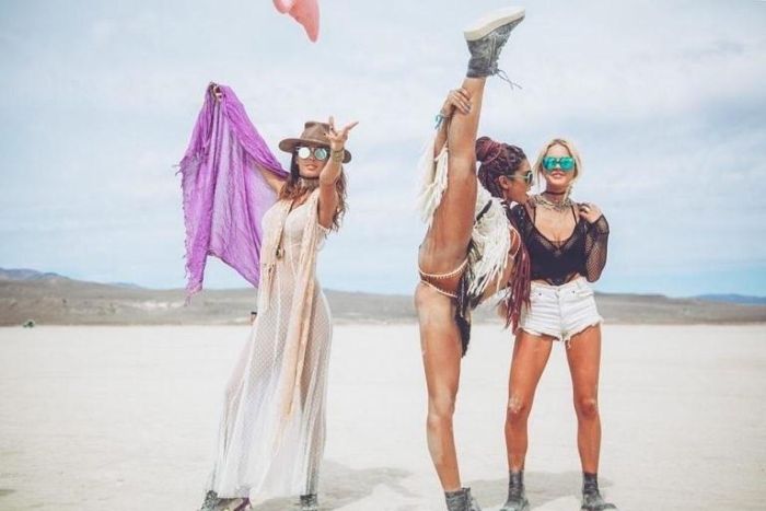 Девушки фестиваля Burning Man-2017 (26 фото)