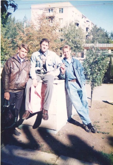 Житель Астрахани опубликовал свои колоритные фото из 90-х (20 фото)