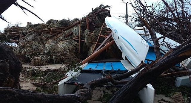 Развалины дома миллиардера Ричарда Брэнсона после урагана «Ирма» (9 фото + видео)