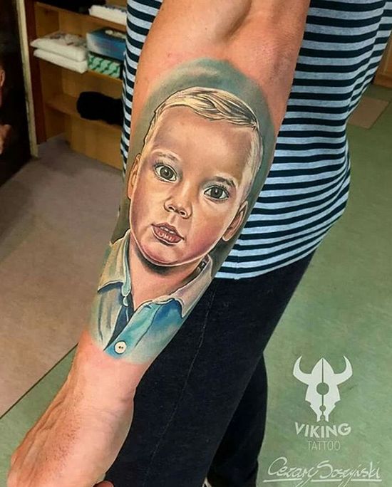 Родители делают татуировки с изображением своих детей (12 фото)