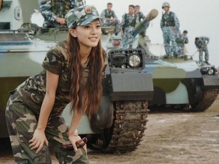 Девушки армии Китая (13 фото)