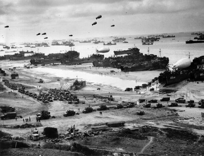 Места крупных сражений Второй мировой войны тогда и сейчас (18 фото)