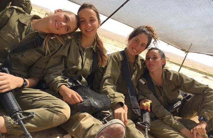 Девушки в израильской армии (30 фото)