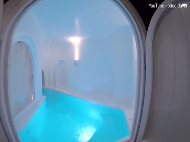 Приватный бассейн в номере греческого отеля
