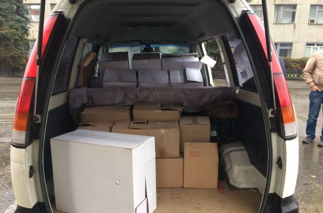 В автомобиле омского пенсионера нашли 13 коробок боярышника (5 фото)