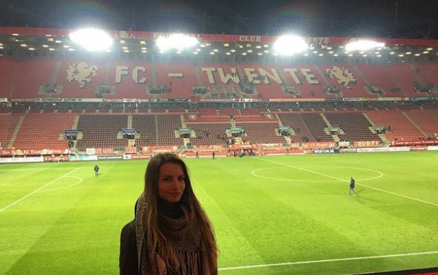 Каролина Божар - «самая красивая женщина в польском футболе» (15 фото)