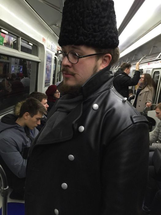 Модные пассажиры метро (28 фото)
