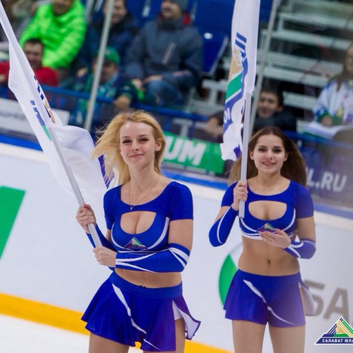 Прекрасная Ульяна Тригубчак - лидер группы поддержки Ice Girls ХК «Салават Юлаев» (34 фото)