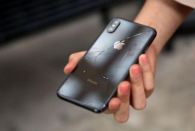 Новые смартфоны iPhone Х оказались невероятно хрупкими (3 фото)