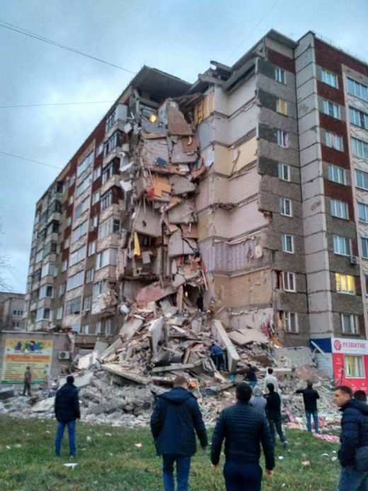 В Ижевске рухнул подъезд жилого дома