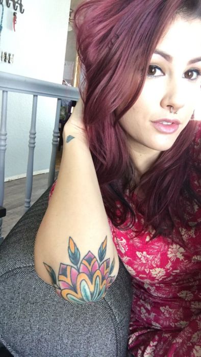 Привлекательные девушки с татуировками (25 фото)