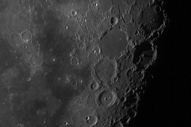 Агентство NASA представило высококачественное фото Луны (10 фото)