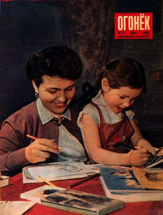 Советские девушки на страницах старых журналов (34 фото)