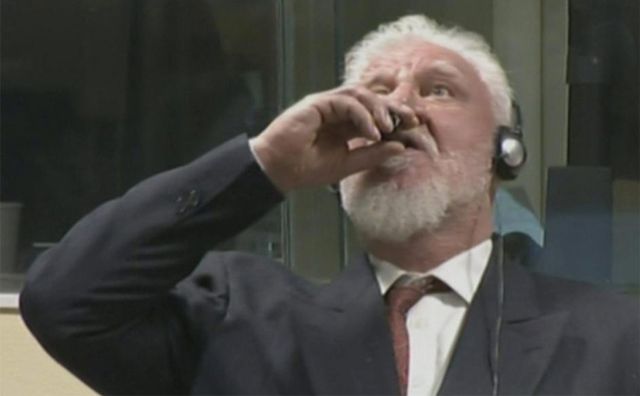 Генерал Слободан Праляк выпил яд в зале суда Международного трибунала (14 фото + видео)