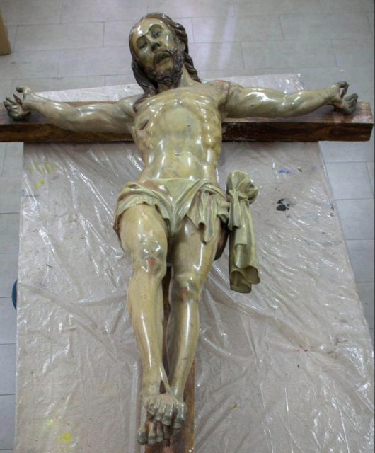 В Испании в статуе Иисуса Христа обнаружили послание от 1777 года (6 фото)