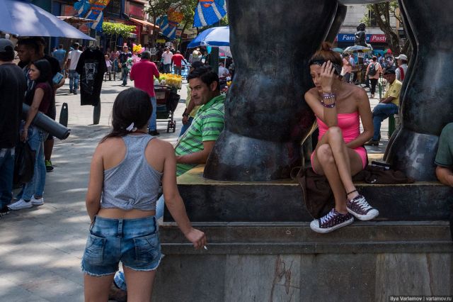 Уличные проститутки кубинского города Медельин (22 фото)