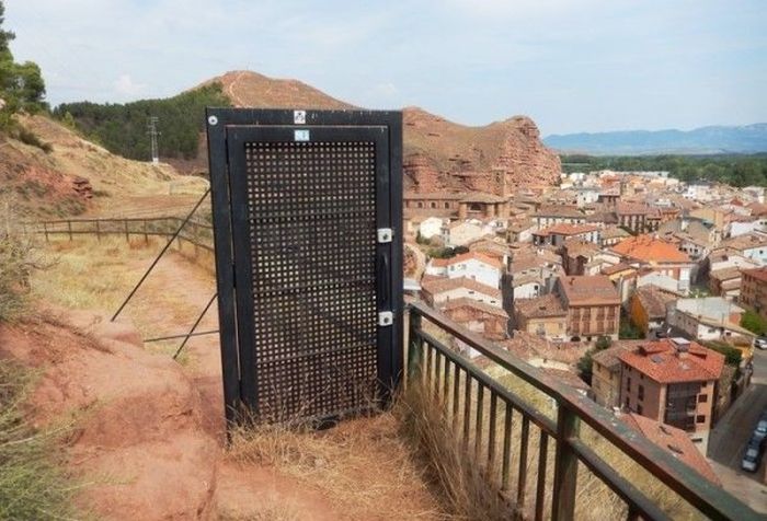 Фейлы, недочеты и оплошности строителей (28 фото)