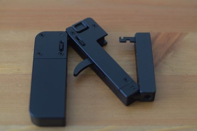 Карманный пистолет для самообороны LifeCard (9 фото)