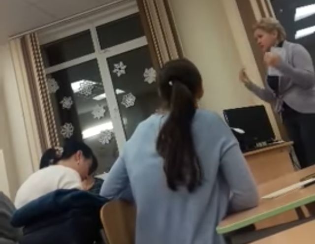 Директор и преподаватель 86-й школы Оренбурга требуют деньги с родителей (2 видео + 2 фото)