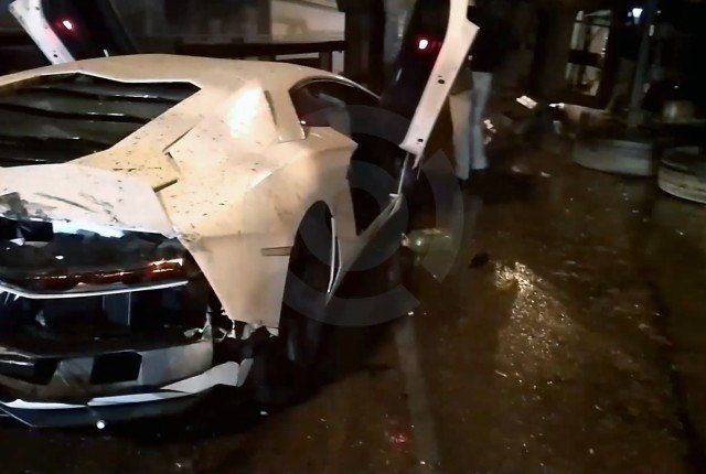 В Подмосковье девушка за рулем Lamborghini перевернула КамАЗ (3 фото + видео)