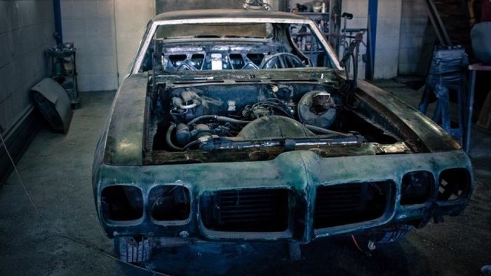 Восстановление маслкара Pontiac GTO 1970 года (22 фото)